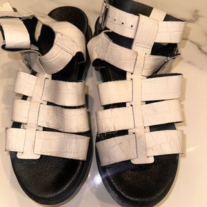 Steve Madden Platform White & Black Strapped Sandals